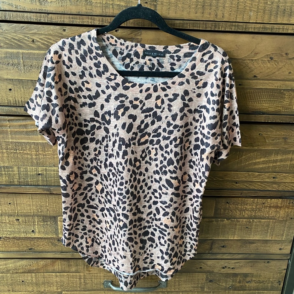 Nally & Millie scoop neck leopard print shirt